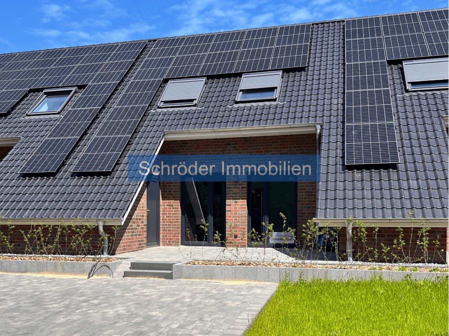Erstbezug im modernen Reihenhaus - Modernes Design trifft auf cleveres Raumkonzept