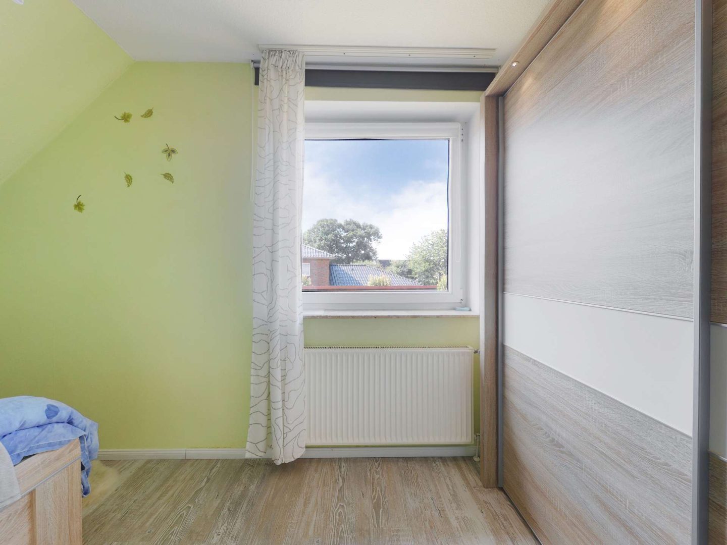 Schlafzimmer DG