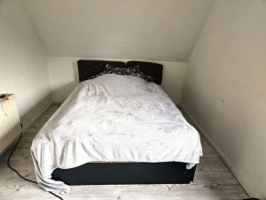 Schlafzimmer DG