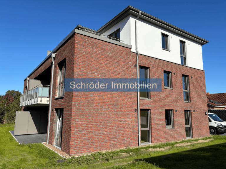 Erstbezug - Exklusive Wohnung im Obergeschoss mit sonnigem Balkon